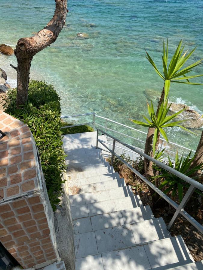 Beautiful House In Front Of The Sea Leilighet Gazi Eksteriør bilde